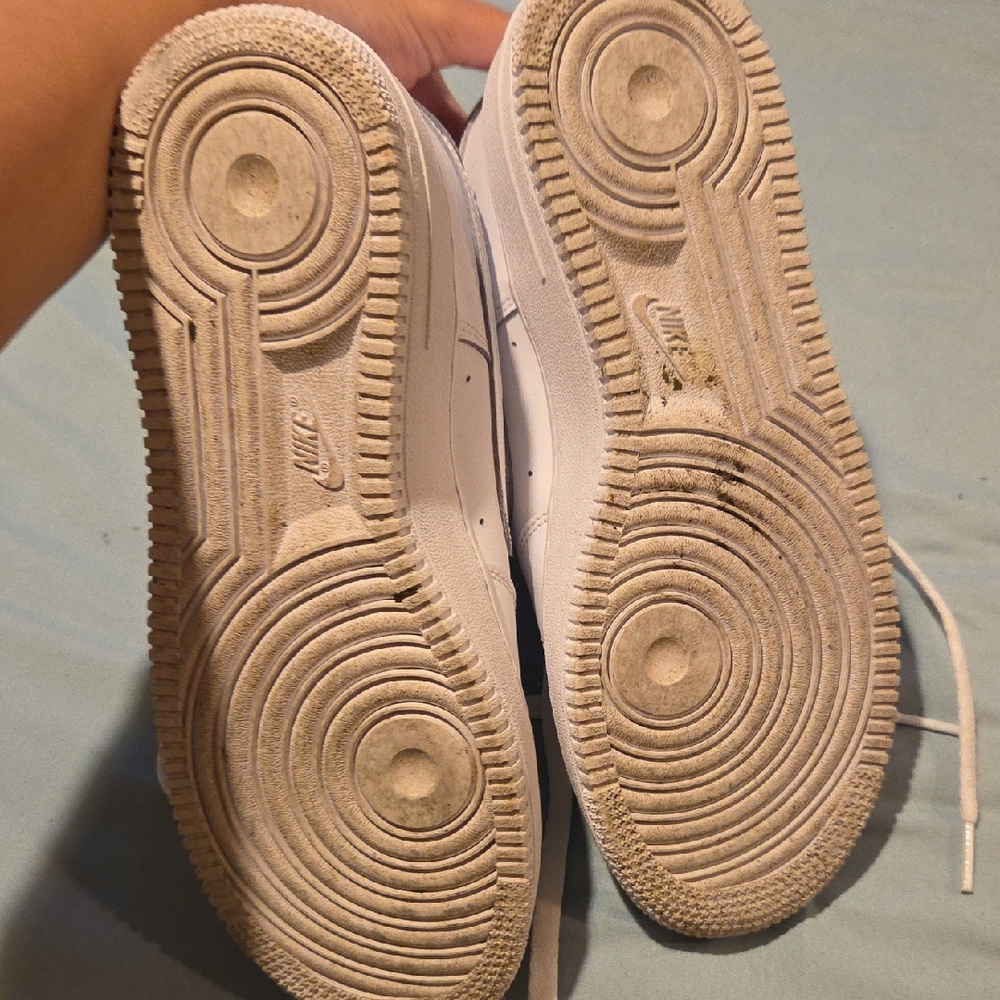 Nike Kids White Sneakers - Picture 5 of 6